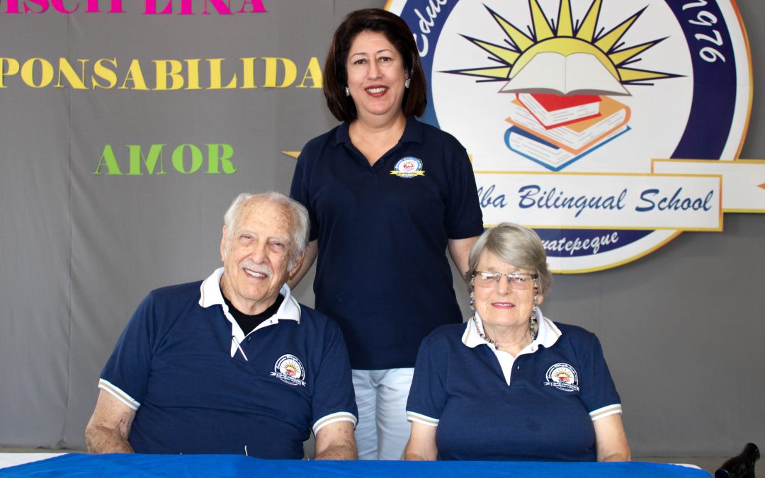 Celebrando 48 años de excelencia