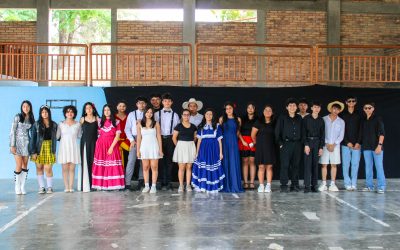 Siguiendo el ritmo: los alumnos de 9no convierten el ritmo en arte en una muestra de clase de música